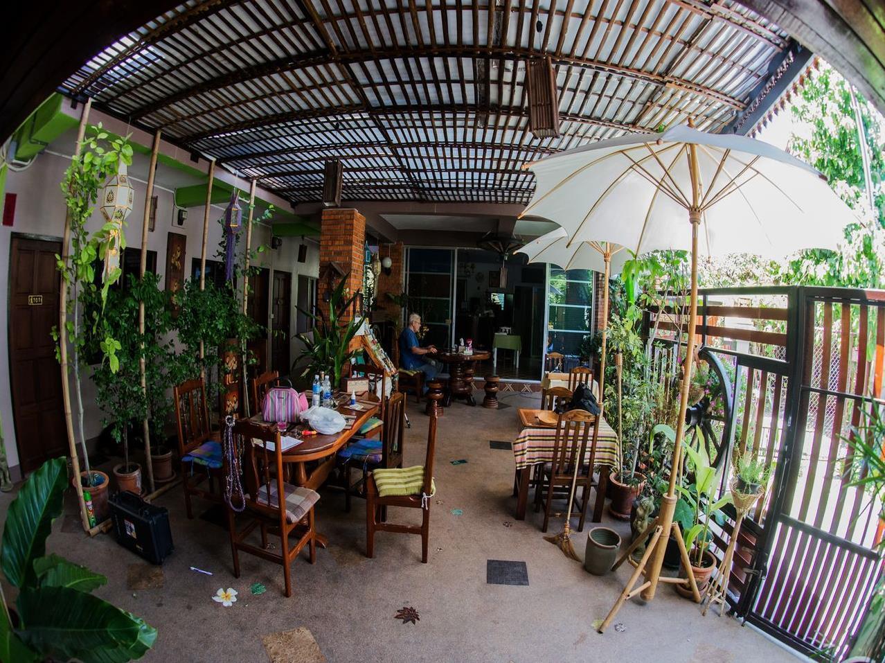 Baitong Homestay Chiang Mai Exterior foto